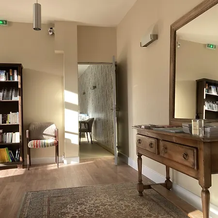 Mona Lisa فندق 3*